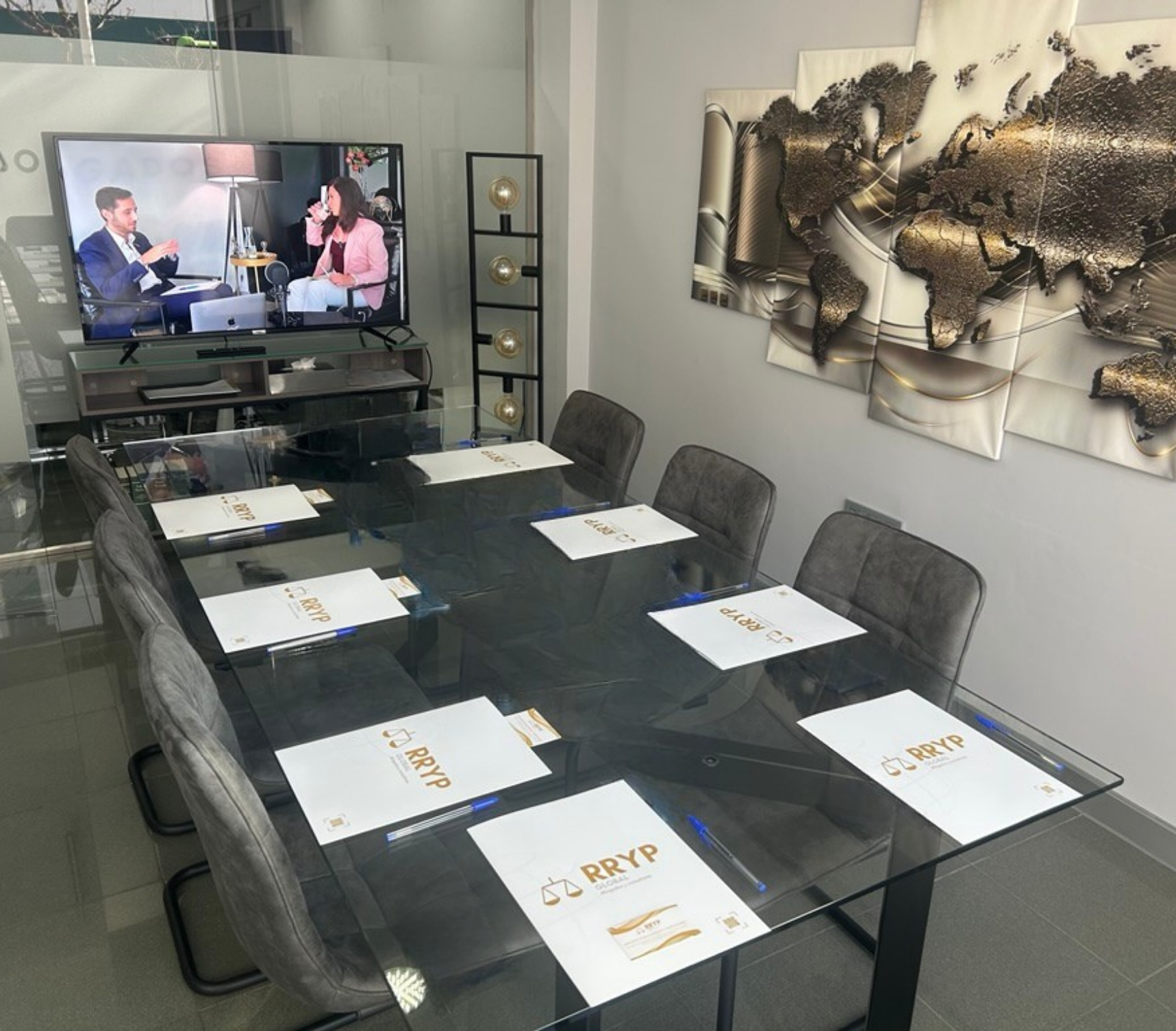 Sala de reuniones de RRYP Global en Córdoba