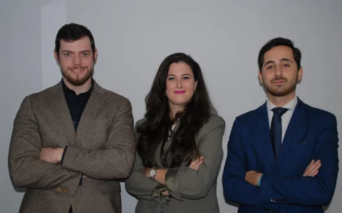 Emilio Barquero, Mar Gámez et Antonio Muñoz, avocats chez RRYP Global, International Legal Boutique